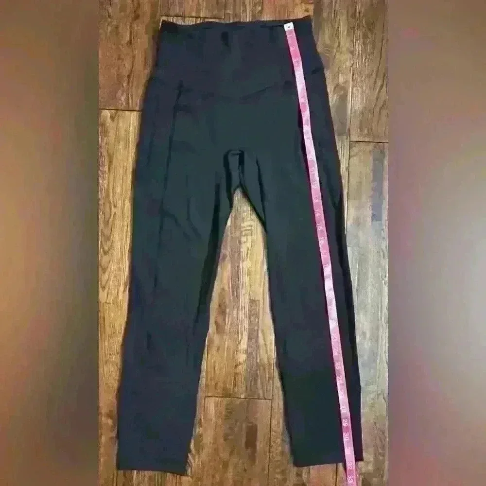 LULULEMON Legging with Stitching in Black